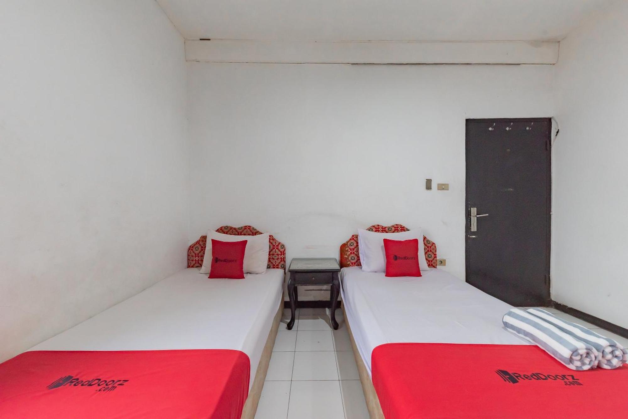 Reddoorz Near Taman Kota Lapang Merdeka Sukabumi Extérieur photo
