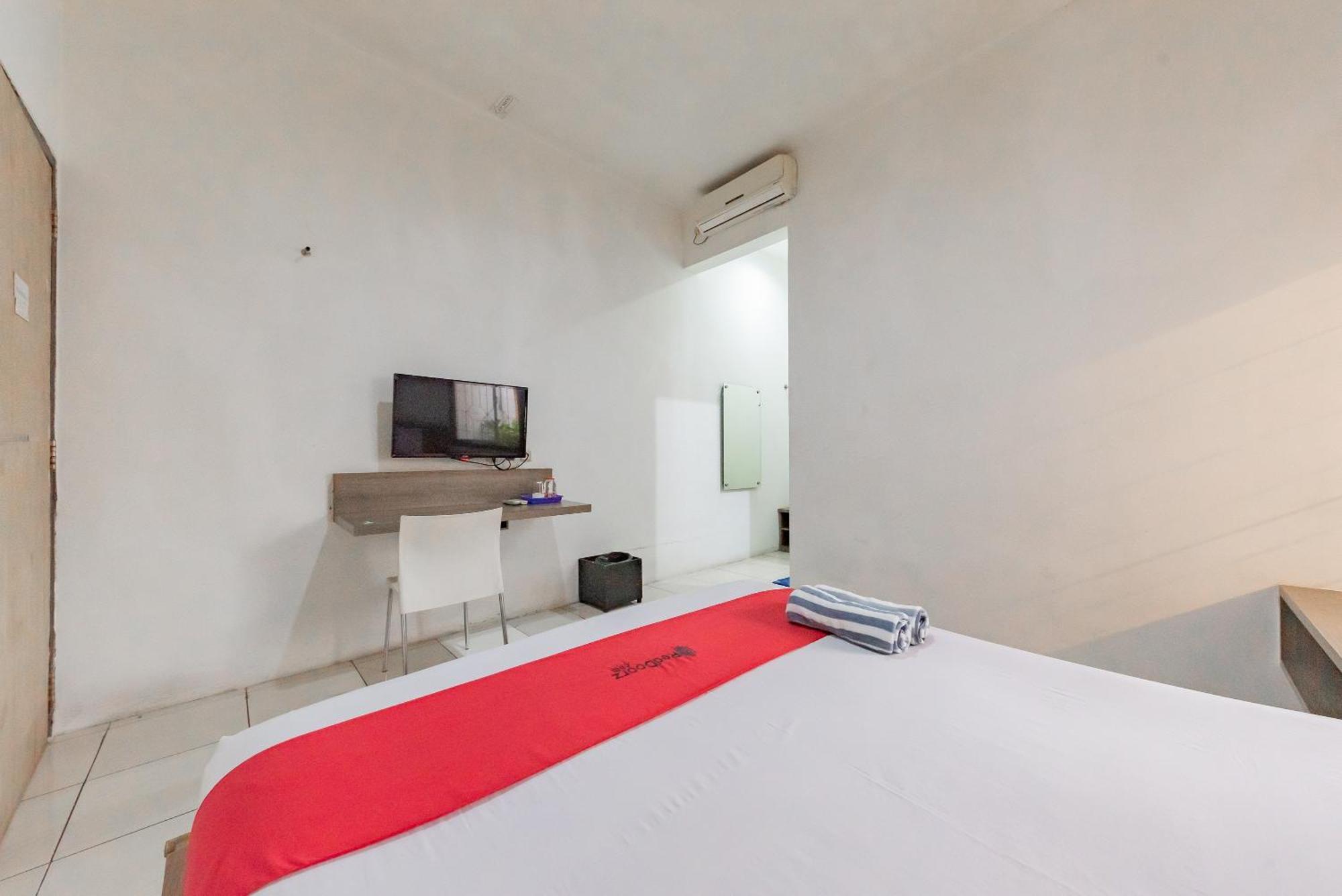 Reddoorz Near Taman Kota Lapang Merdeka Sukabumi Extérieur photo