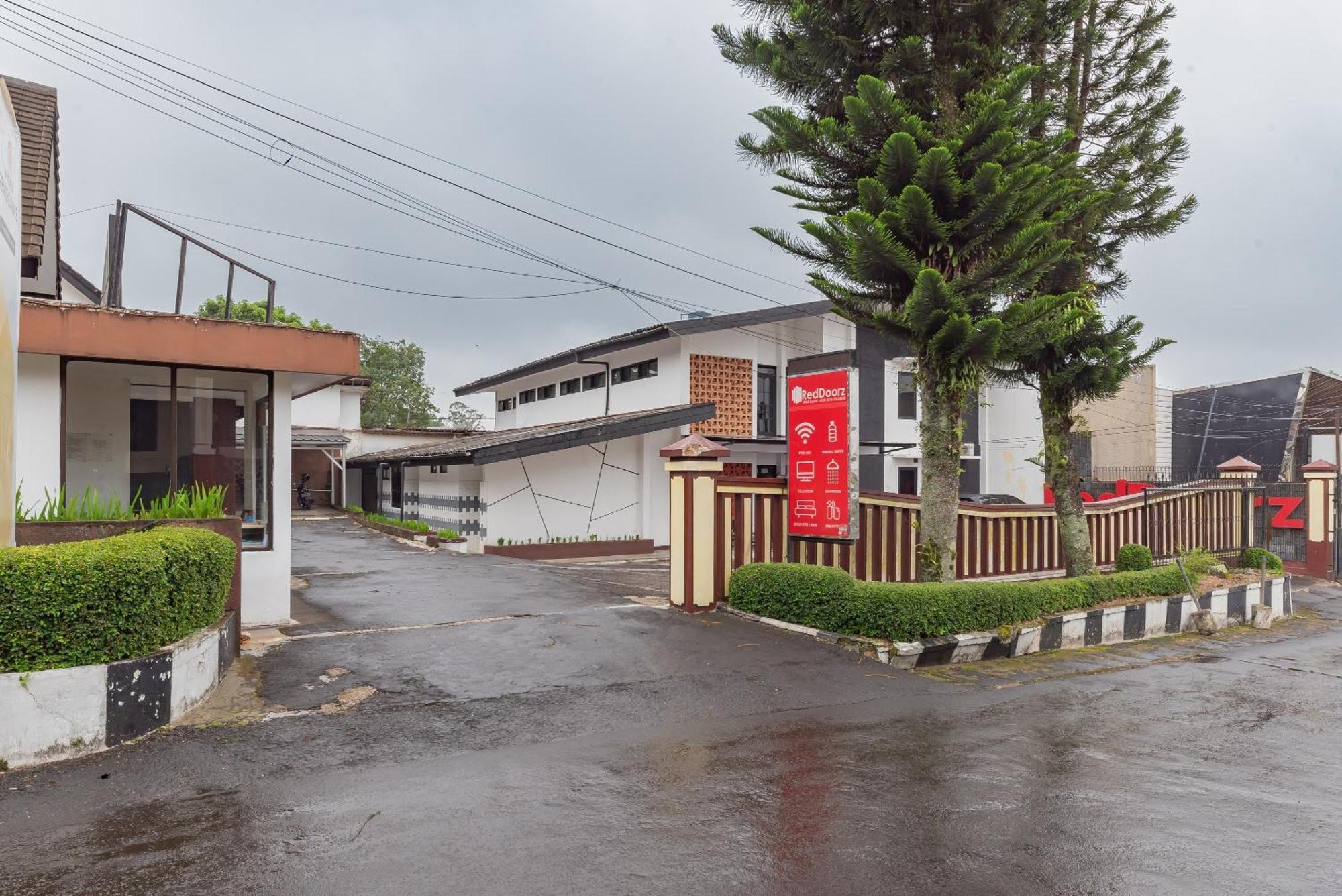 Reddoorz Near Taman Kota Lapang Merdeka Sukabumi Extérieur photo